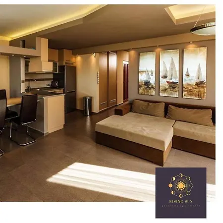 Rising Sun Panorama I Daire